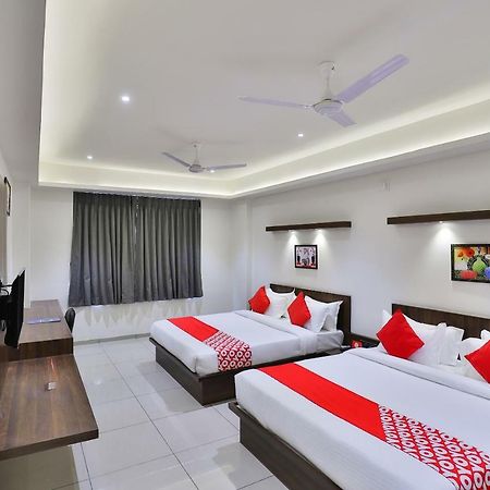 Oyo 16604 Hotel Sparsh Inn Ahmedabad Ngoại thất bức ảnh