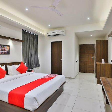Oyo 16604 Hotel Sparsh Inn Ahmedabad Ngoại thất bức ảnh