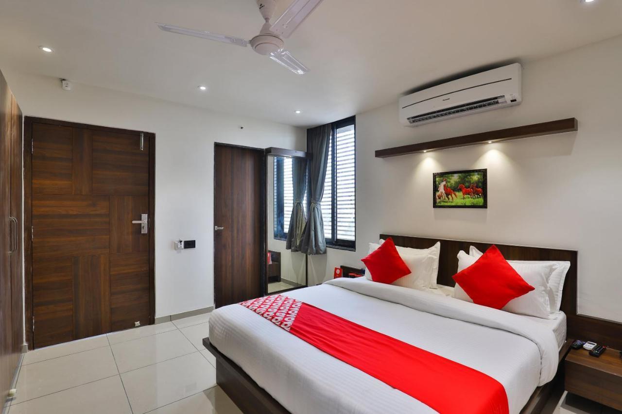 Oyo 16604 Hotel Sparsh Inn Ahmedabad Ngoại thất bức ảnh