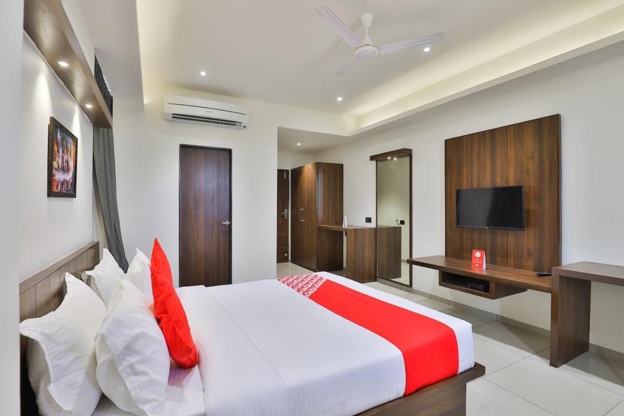 Oyo 16604 Hotel Sparsh Inn Ahmedabad Ngoại thất bức ảnh