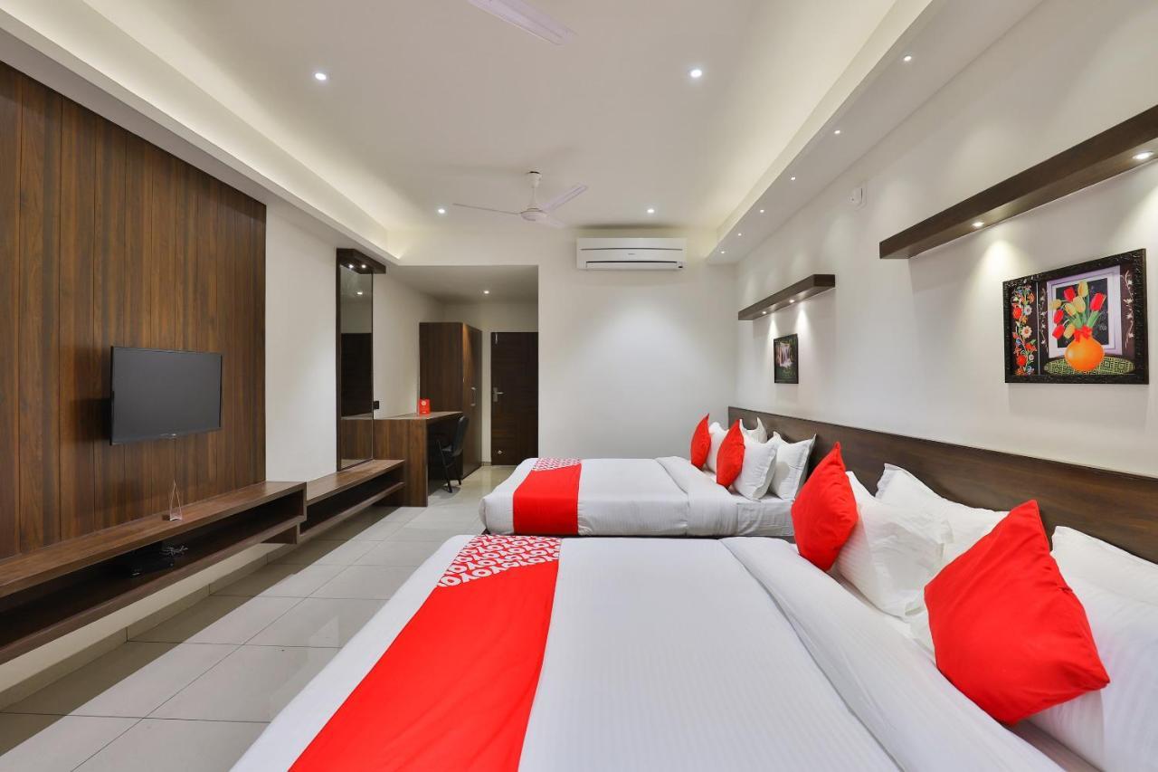 Oyo 16604 Hotel Sparsh Inn Ahmedabad Ngoại thất bức ảnh