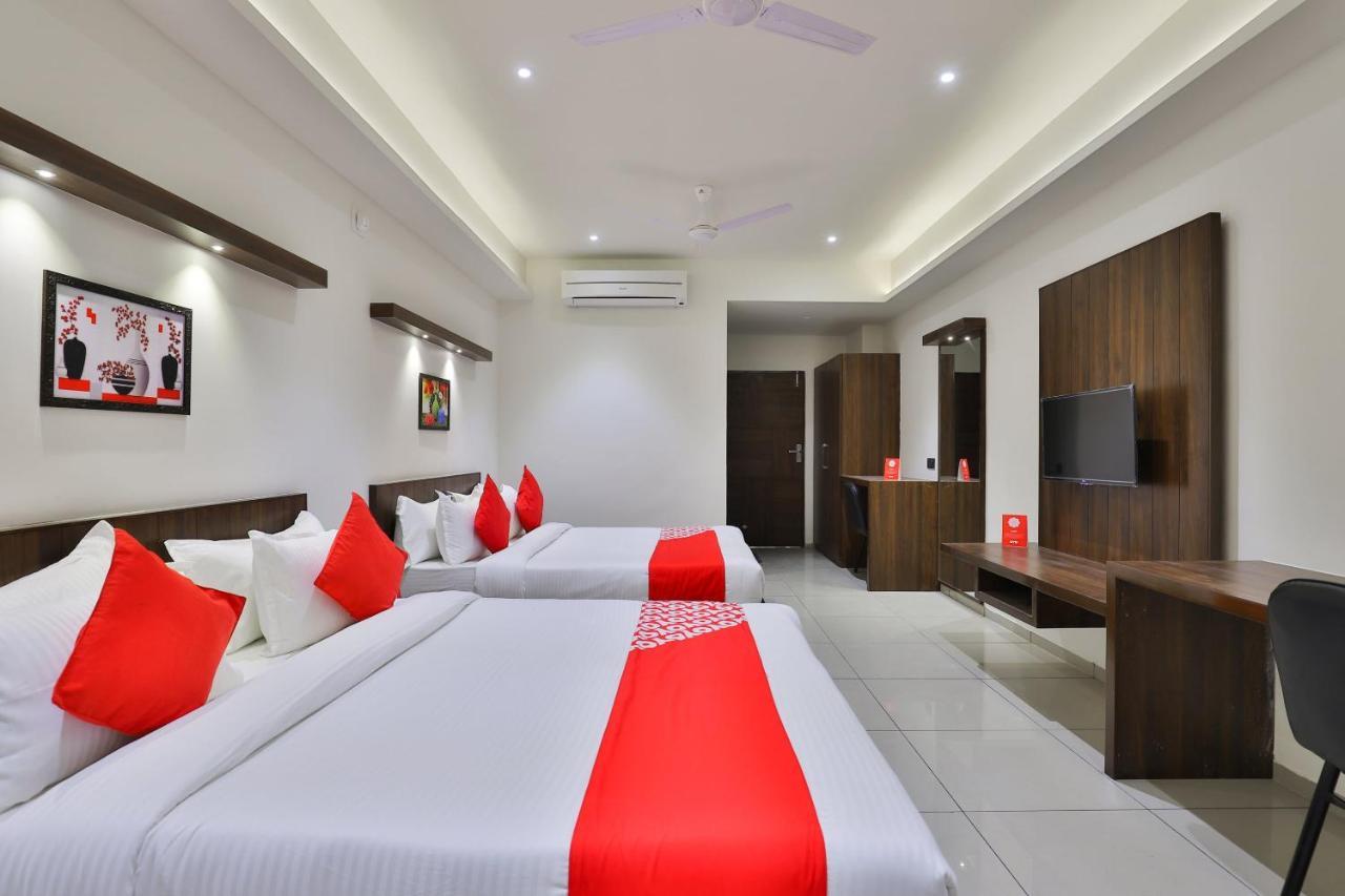 Oyo 16604 Hotel Sparsh Inn Ahmedabad Ngoại thất bức ảnh
