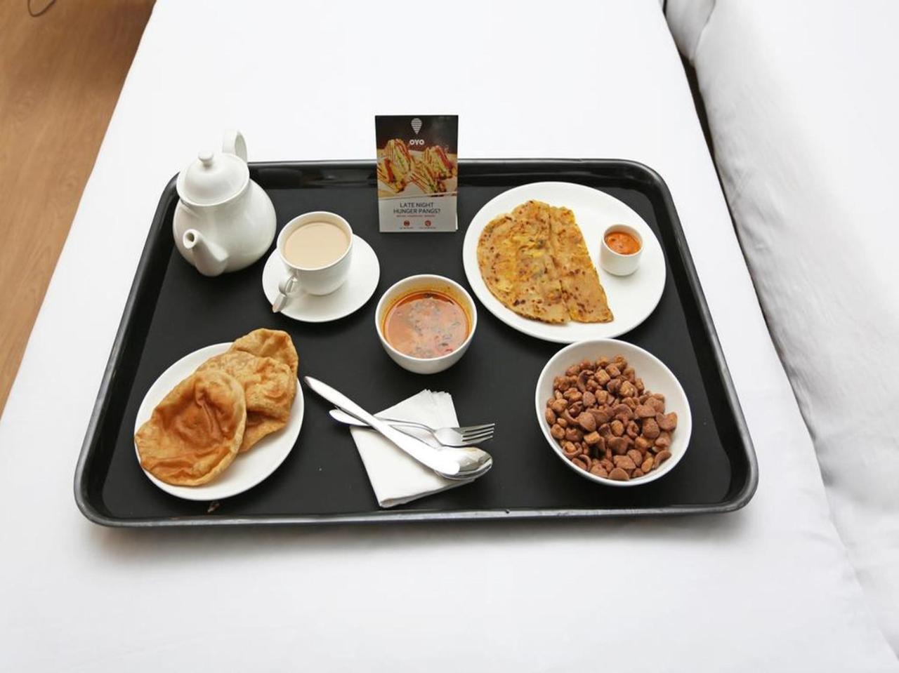 Oyo 16604 Hotel Sparsh Inn Ahmedabad Ngoại thất bức ảnh