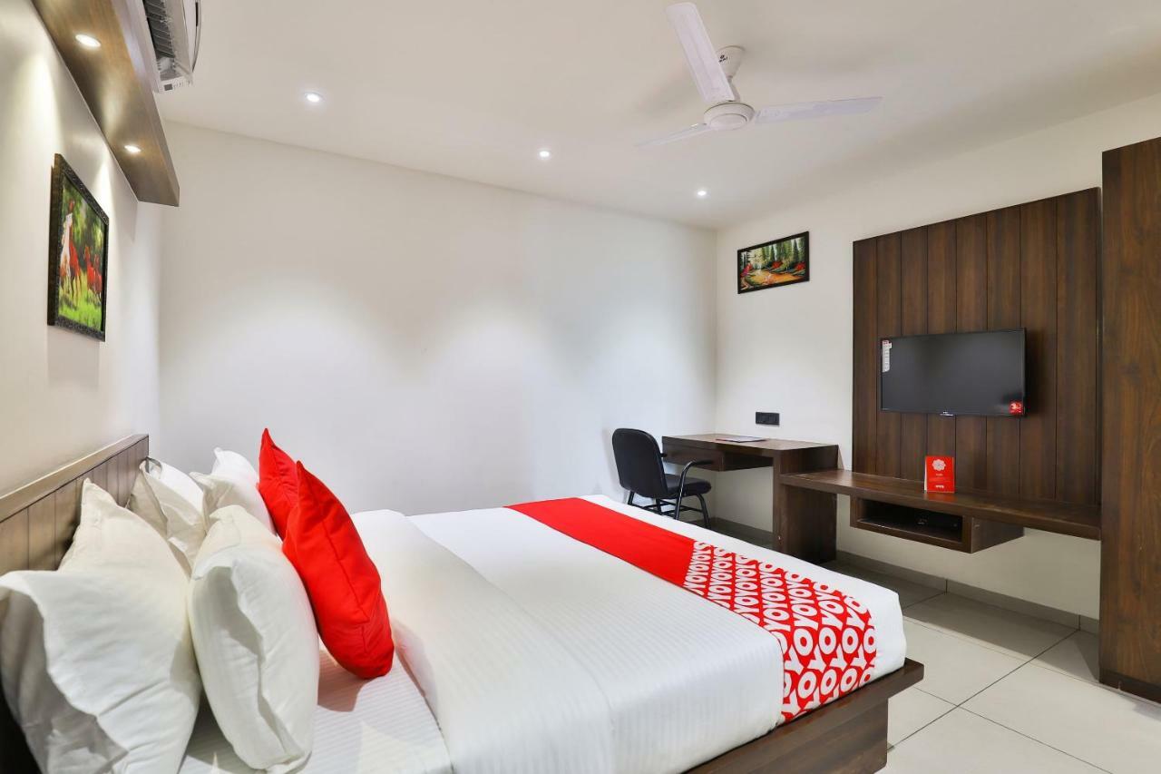 Oyo 16604 Hotel Sparsh Inn Ahmedabad Ngoại thất bức ảnh