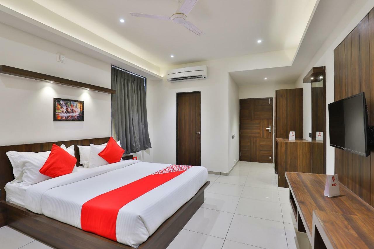 Oyo 16604 Hotel Sparsh Inn Ahmedabad Ngoại thất bức ảnh