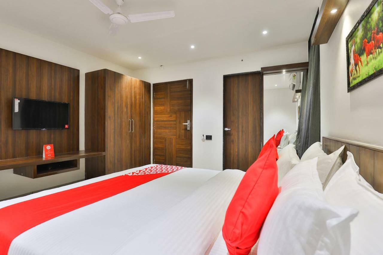 Oyo 16604 Hotel Sparsh Inn Ahmedabad Ngoại thất bức ảnh