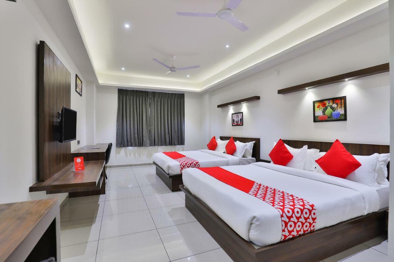Oyo 16604 Hotel Sparsh Inn Ahmedabad Ngoại thất bức ảnh