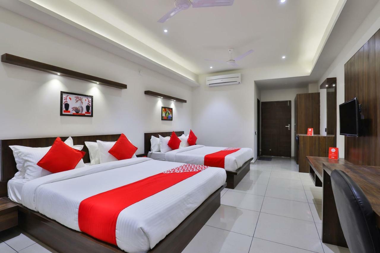 Oyo 16604 Hotel Sparsh Inn Ahmedabad Ngoại thất bức ảnh